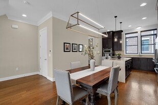 Building Photo - 1061 Harrison Park Pl