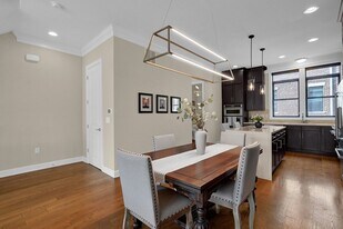 Building Photo - 1061 Harrison Park Pl