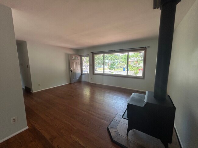 Building Photo - 1618 Querida Dr