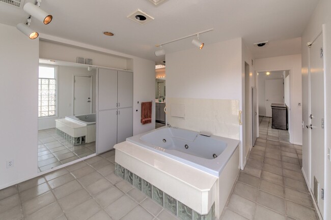 Building Photo - SANDIA HEIGHTS EXECUTIVE RENTAL 2+Story 3B...