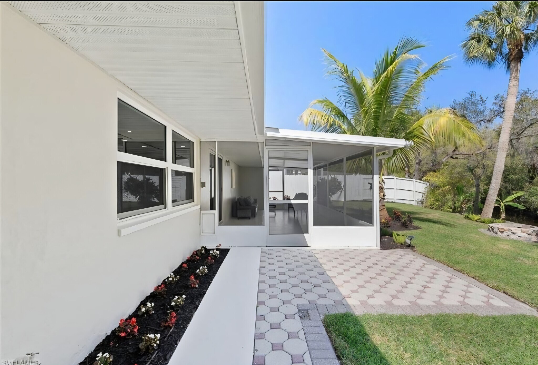 Building Photo - 27105 Center Ave