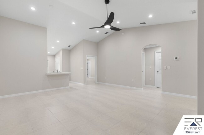 Building Photo - Brand New, fully fenced on a quiet cul-de-sac