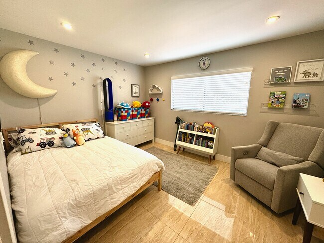 Building Photo - 5520 Coach House Cir