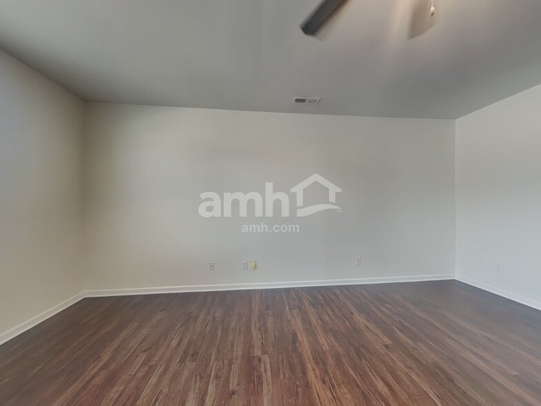 Building Photo - 1026 Skillbeck Rd