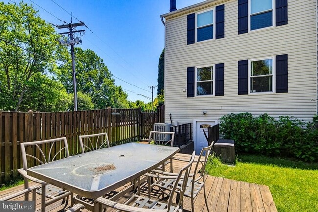 Building Photo - 9402 Granite Hill
