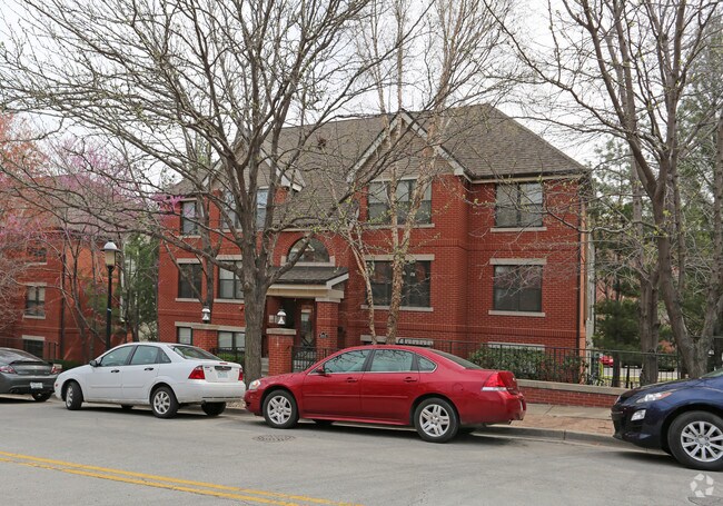 Building Photo - 925 Washington St