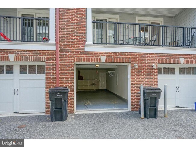 Building Photo - 508 Captains Way