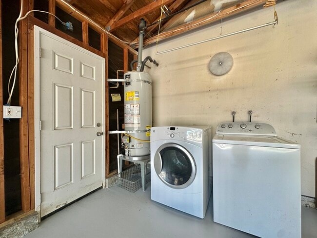 Building Photo - Renovated Entertainer’s Dream in Rancho Pe...