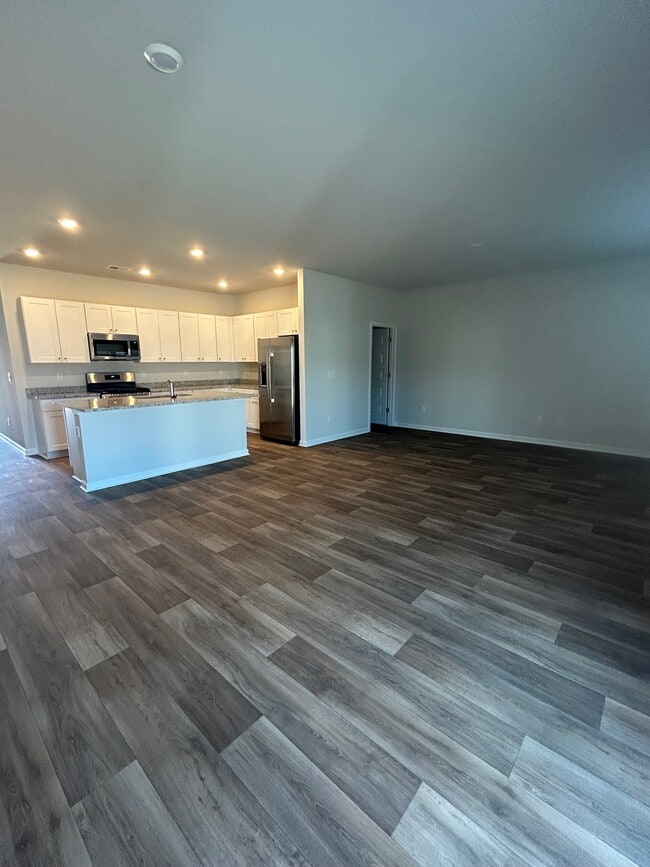 Building Photo - 404 Lehamite Ct