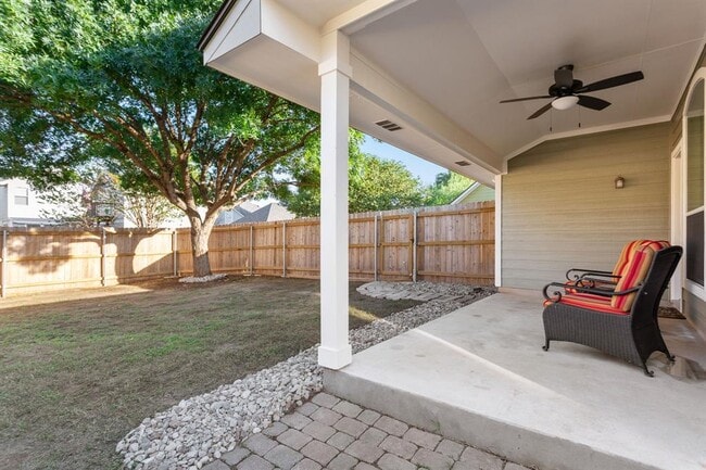 Building Photo - 313 Greenside Ln