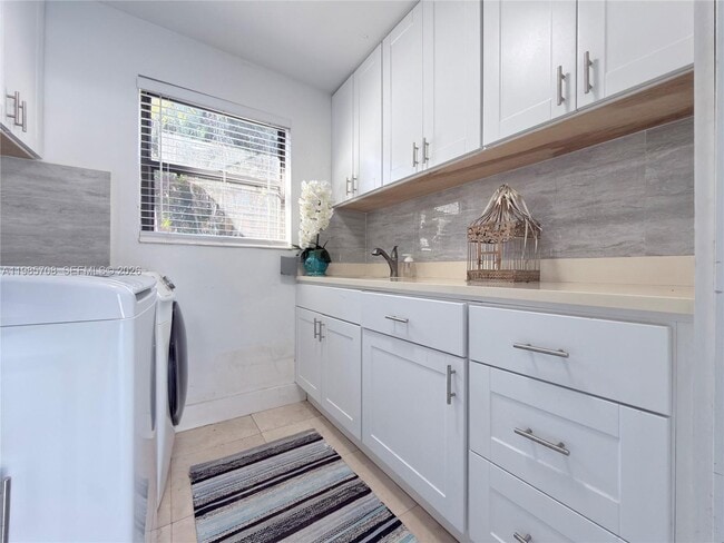 Building Photo - 7925 SW 124th St