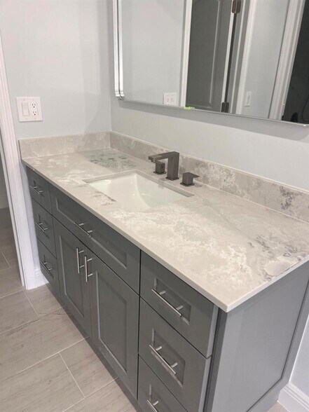 Building Photo - 1051 Orange Ter