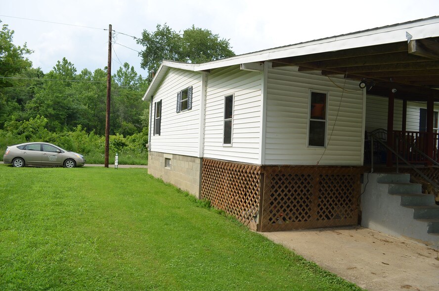 Building Photo - 18 Spring St