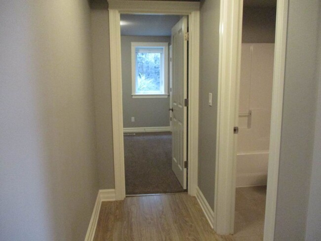 Building Photo - 2 Bedroom 2 Bath Condo in the Hunt Highlan...