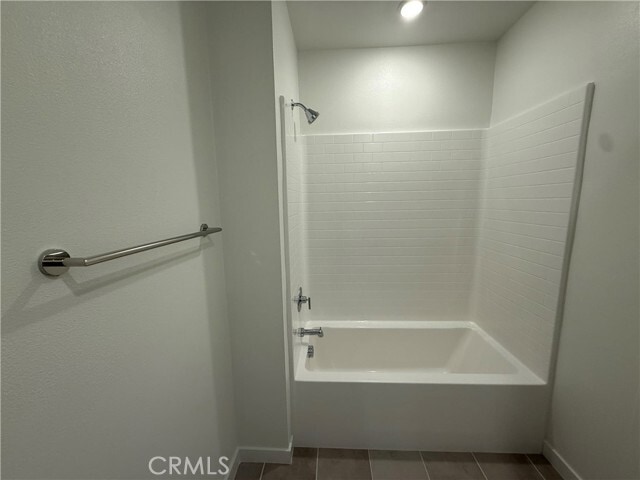 Building Photo - 6114 Valentina Wy