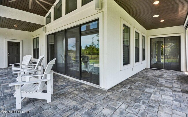 Building Photo - 104 Marquesa Cir