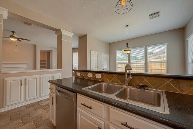Building Photo - 7214 Glenwick Ct