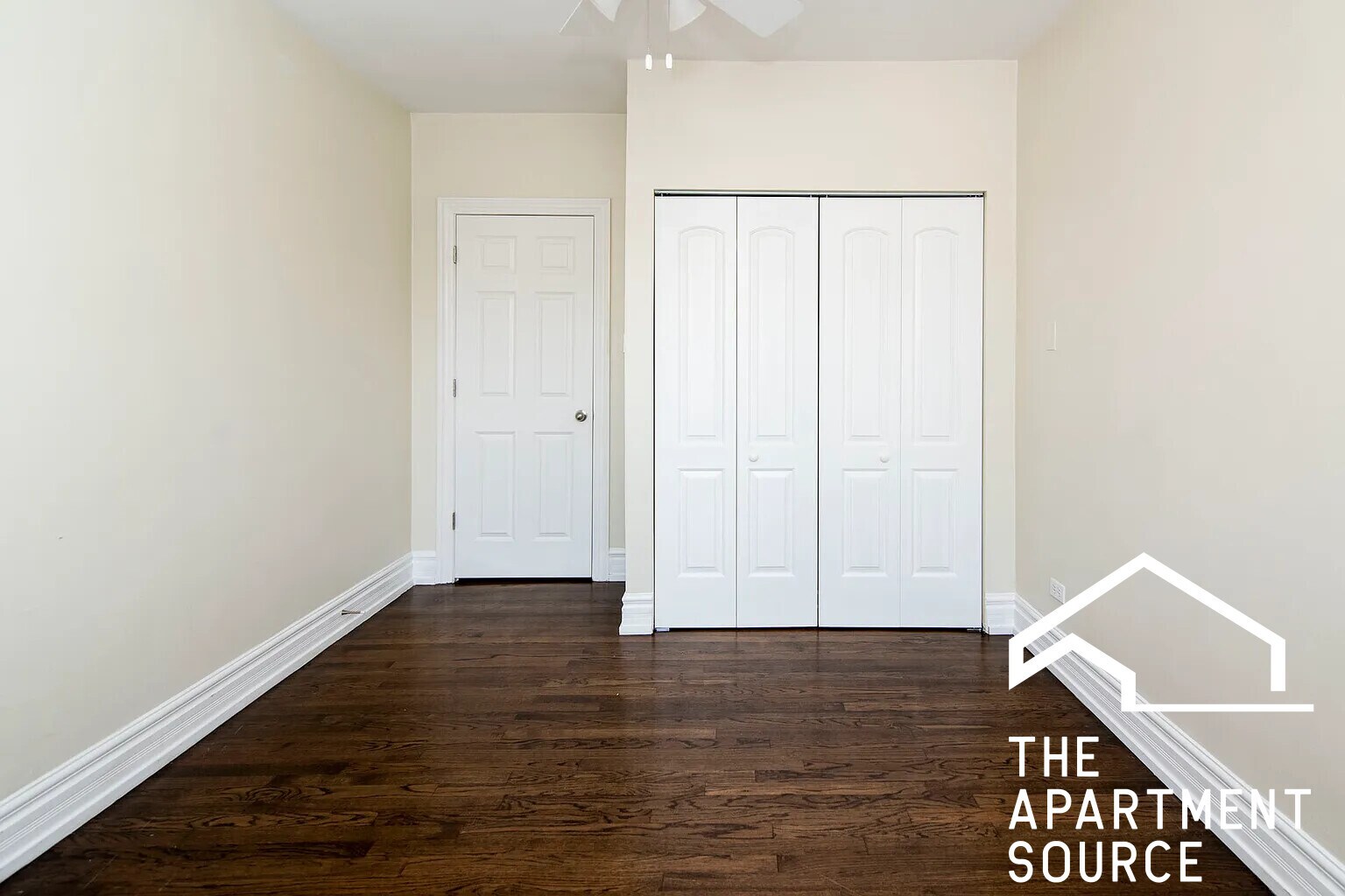 Building Photo - 3819 1/2 N Greenview Ave