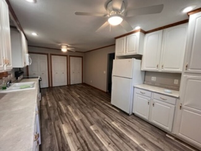 Building Photo - Single Family 2 bedroom 2 bath in LeClaire