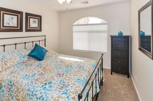 Building Photo - 3332 N Sunaire