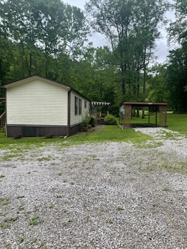 Building Photo - Two Bedroom Mobile Home in Quiet Setting