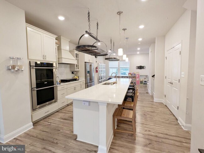 Building Photo - 8162 Trotters Chase