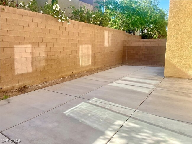 Building Photo - 8365 S Pioneer Way