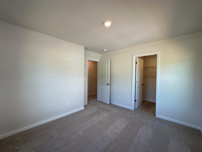 Building Photo - 1254 Firethorne Ave SW