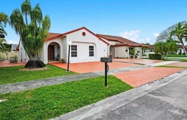 Building Photo - 13440 SW 28th St
