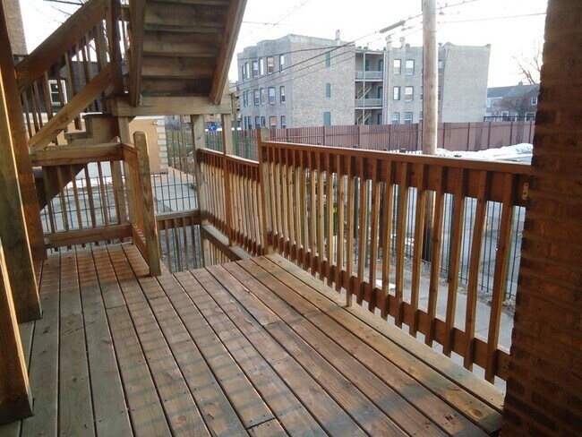 Building Photo - 5146 S King Dr