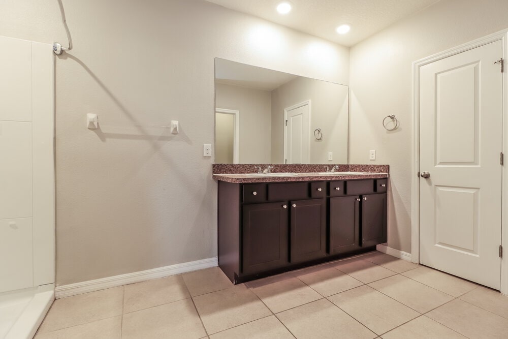 Building Photo - 10988 Carlton Fields Dr