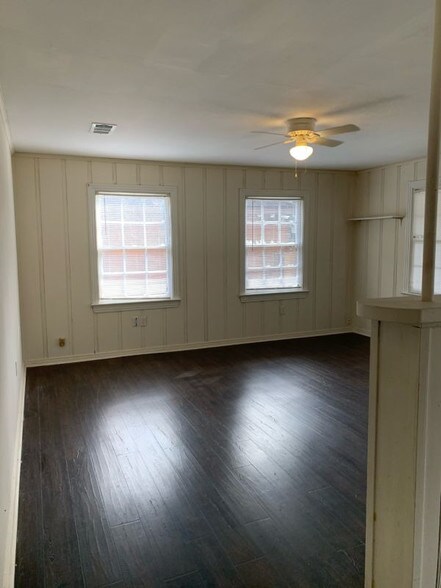 Building Photo - 141 Rosewood Dr