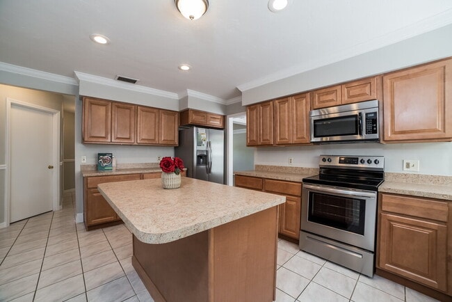 Building Photo - 7346 Cherry Laurel Dr
