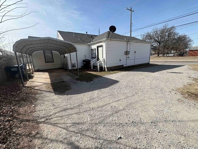 Building Photo - 2330 W Randolph Ave