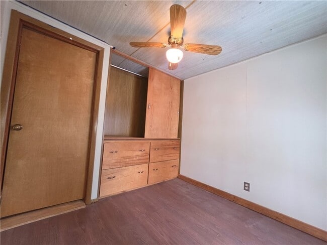 Building Photo - 9 Factory St