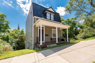 Building Photo - 107 E Clifton Ave