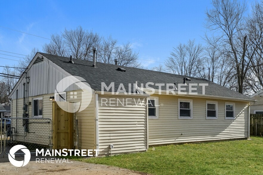 Building Photo - 4915 Seville Dr