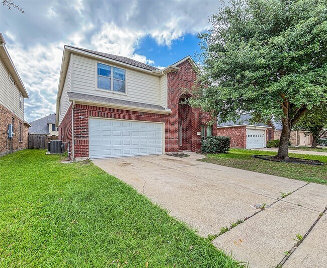 Building Photo - 1323 Maple Ace Dr