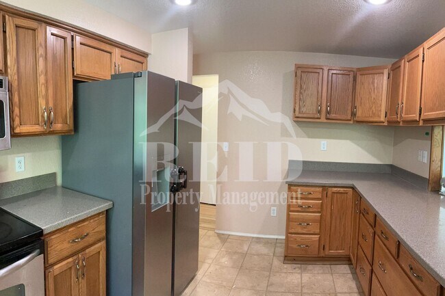 Building Photo - SILVERDALE - 4BED 3 BATH HOME HEART OF SILVERDALE