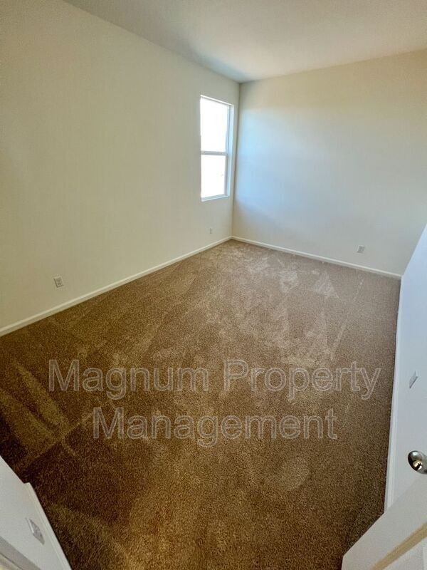 Building Photo - 31310 Reserve Dr