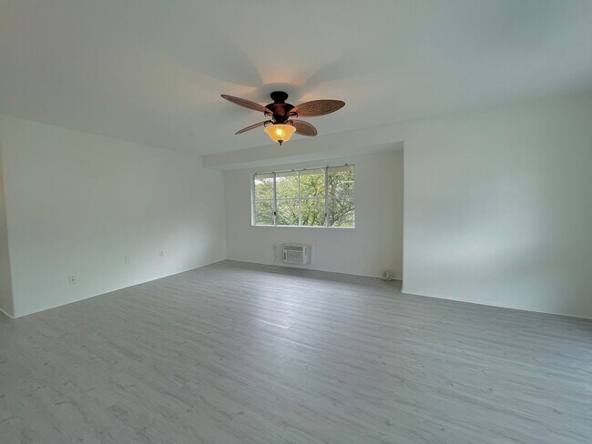 Building Photo - 95-1025 Kaapeha St #208