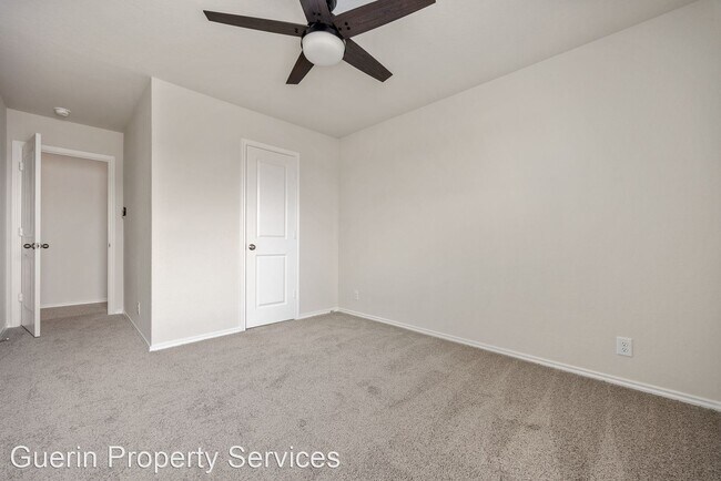 Building Photo - 4 br, 2.5 bath House - 133 Legendary Trail...