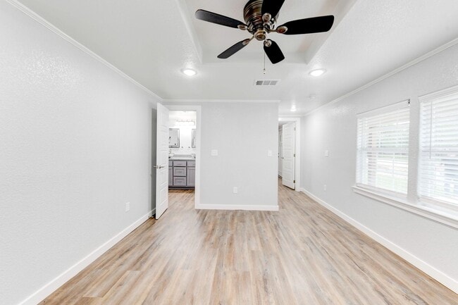 Building Photo - Available NOW!!!! Beautiful 1 story, 3 bedroom, 2 bath home.This is exactly what you have been lo...