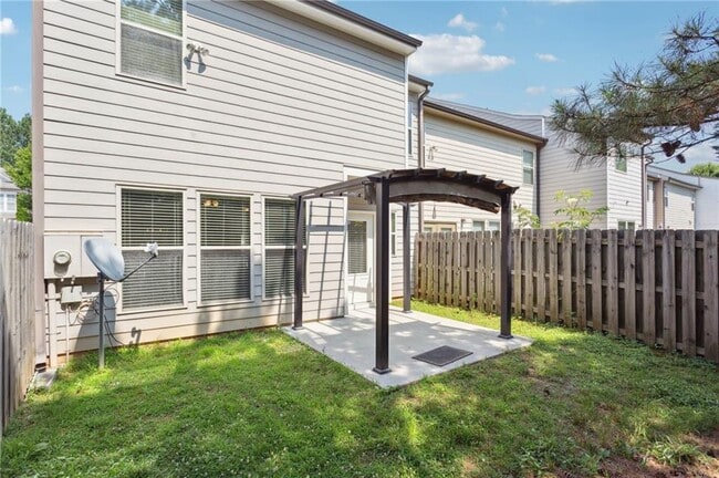 Building Photo - 655 Township Cir