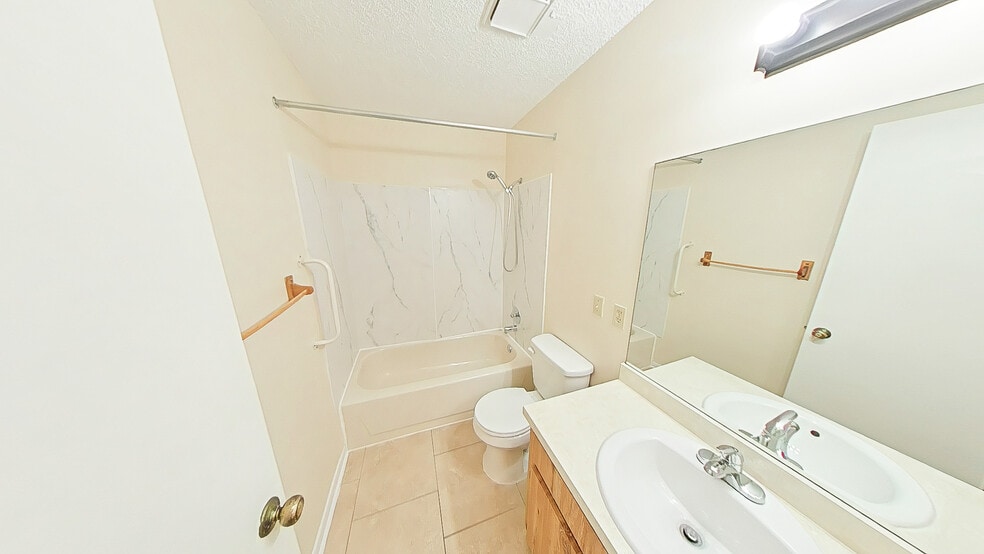 Building Photo - Woodland Bend Apartments