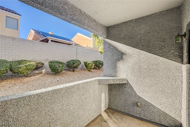 Building Photo - 6955 N Durango Dr