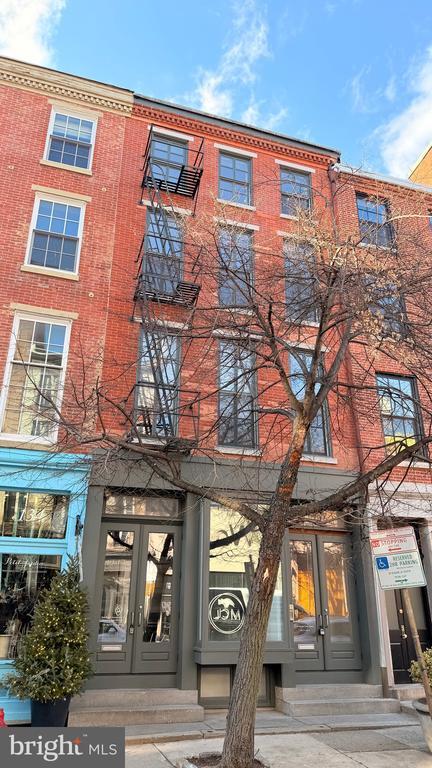 Building Photo - 136 N 3rd St