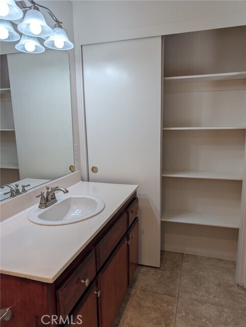 Building Photo - 14858 Clubhouse Dr