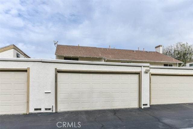 Building Photo - 2057 Dacian Dr S