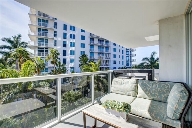 Building Photo - 2841 N Ocean Blvd